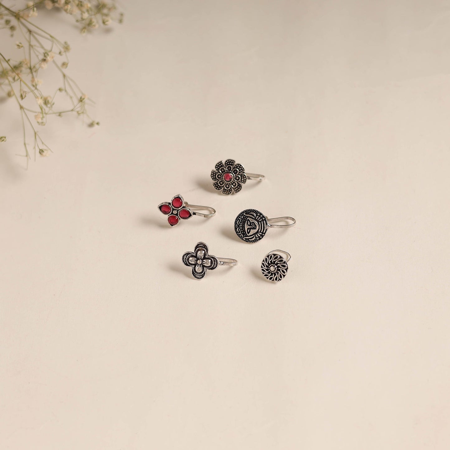 Antique silver finish oxidised stone work nosepin (set