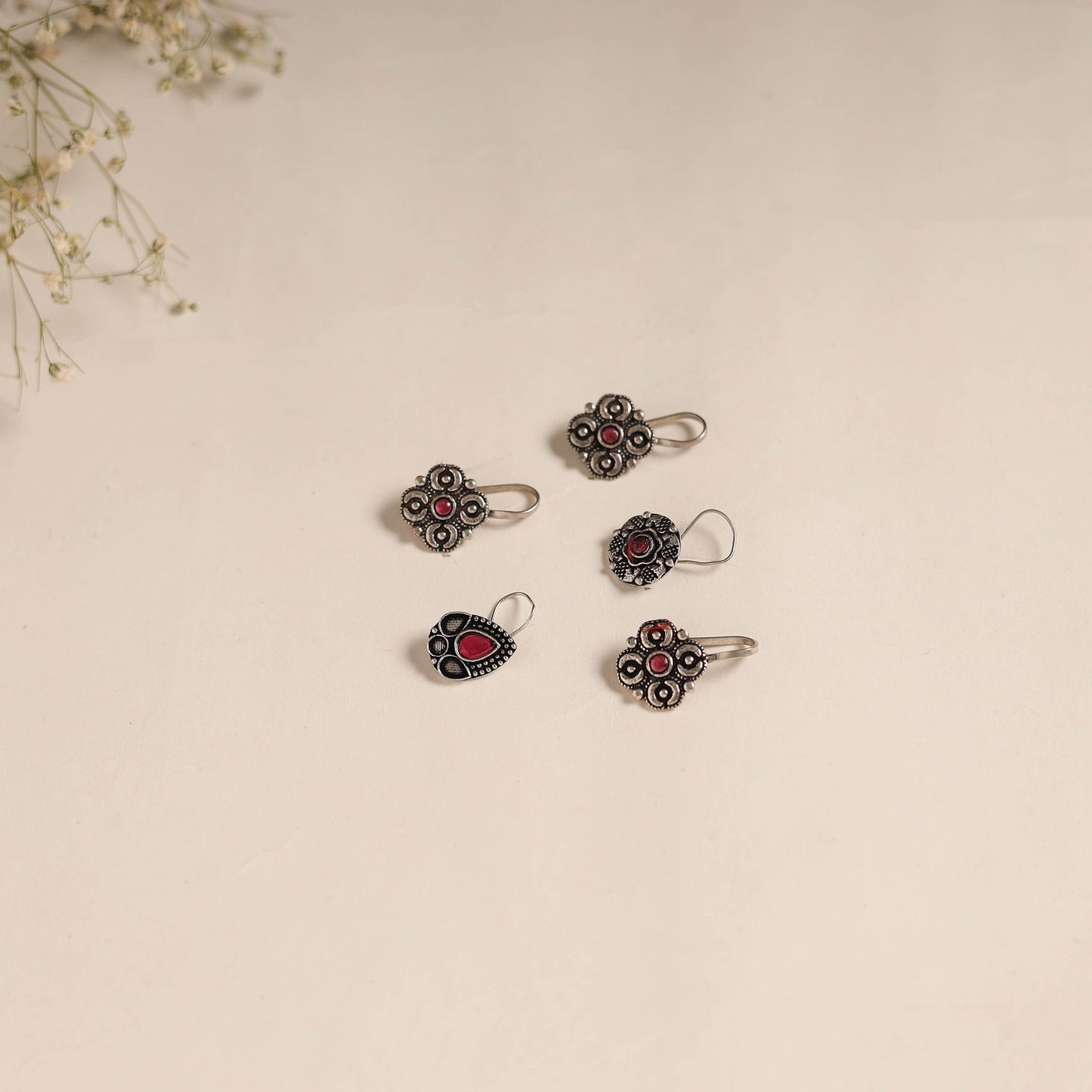 Antique silver finish oxidised stone work nosepin (set