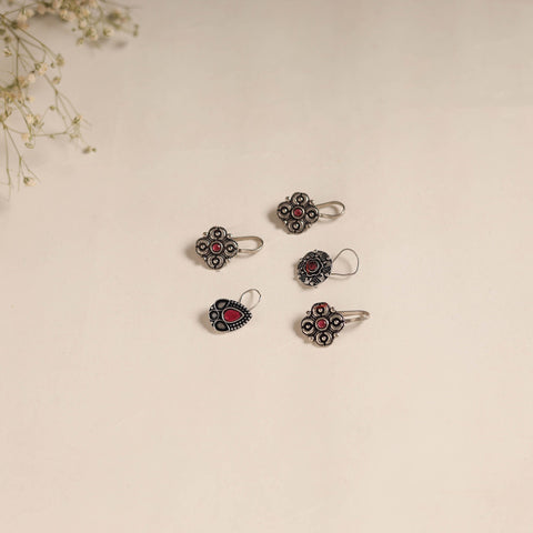 Antique silver finish oxidised stone work nosepin (set