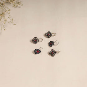 Antique silver finish oxidised stone work nosepin (set