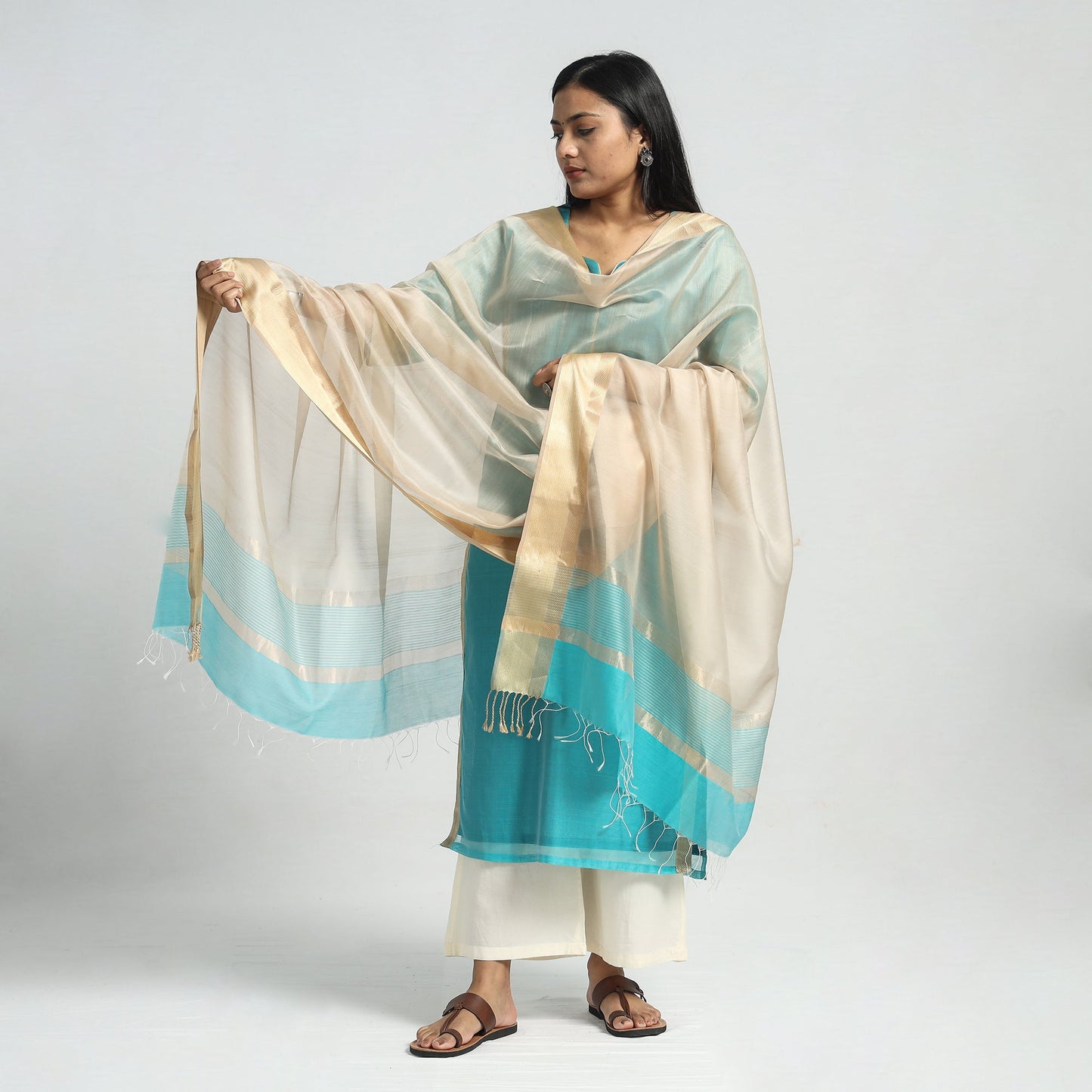 Buy Traditional Maheshwari Handloom Silk Cotton Kurta with Dupatta Set Online at iTokri.com