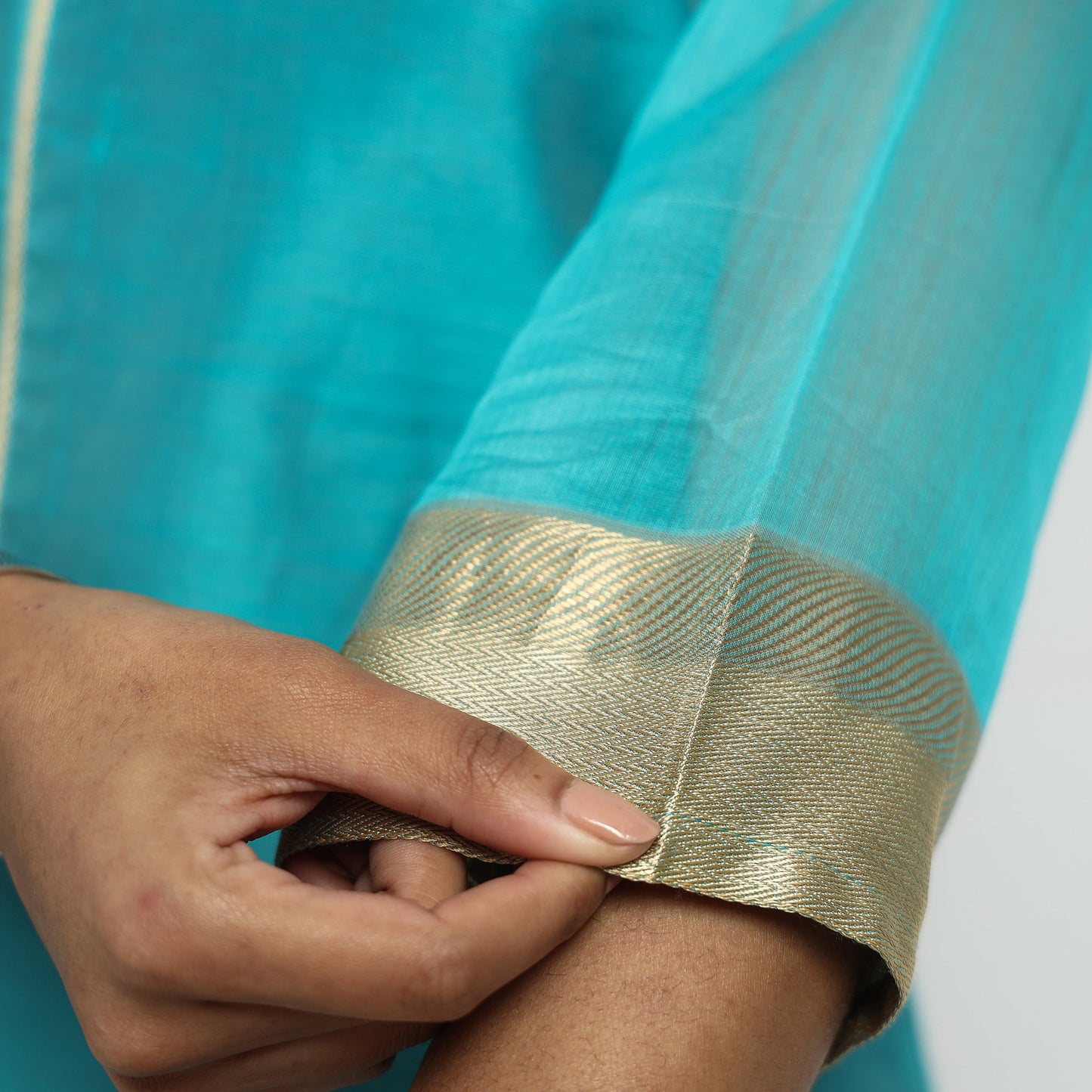 Buy Traditional Maheshwari Handloom Silk Cotton Kurta with Dupatta Set Online at iTokri.com