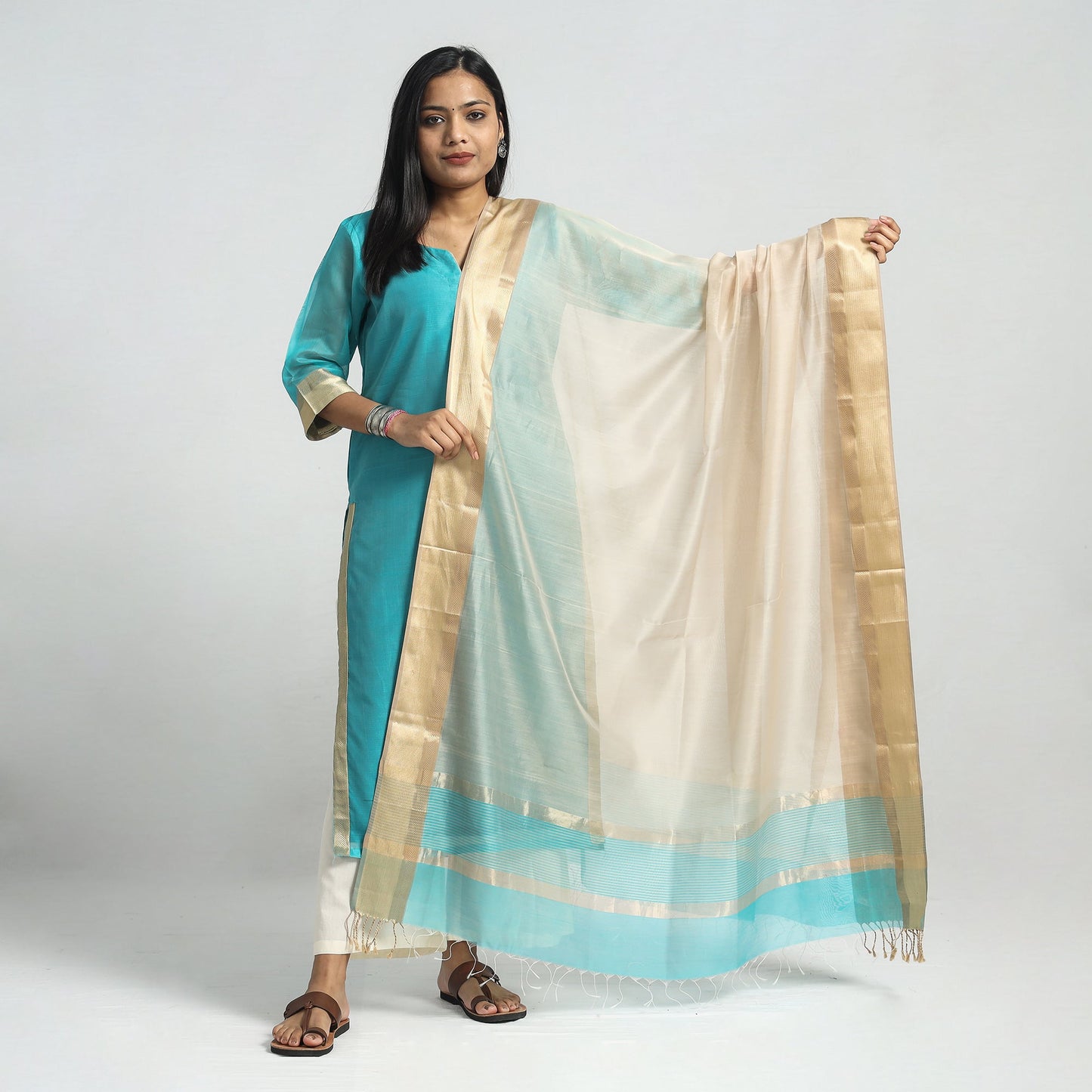 Buy Traditional Maheshwari Handloom Silk Cotton Kurta with Dupatta Set Online at iTokri.com
