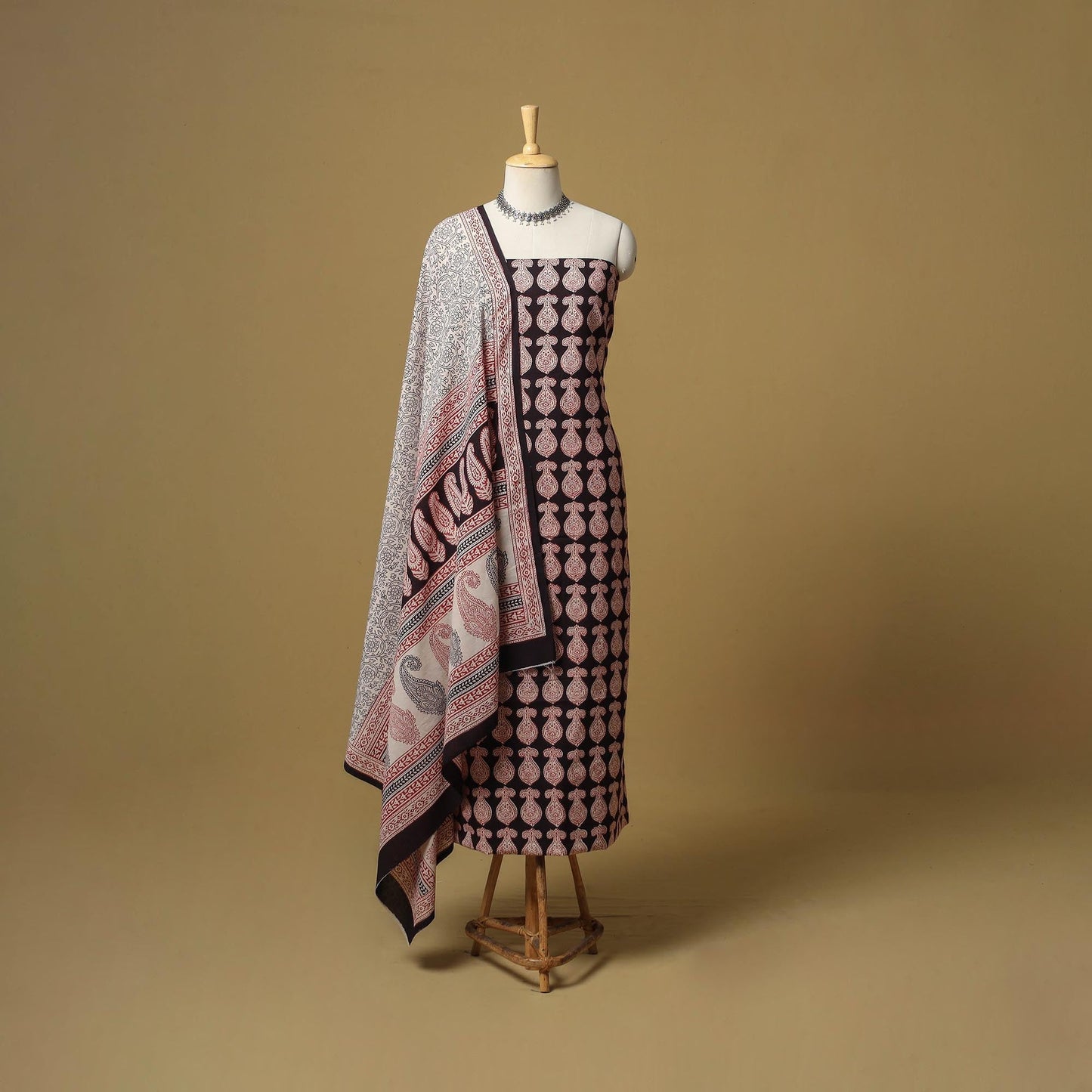 Bagh cotton 3pc unstitched dress material 48 - handcrafted