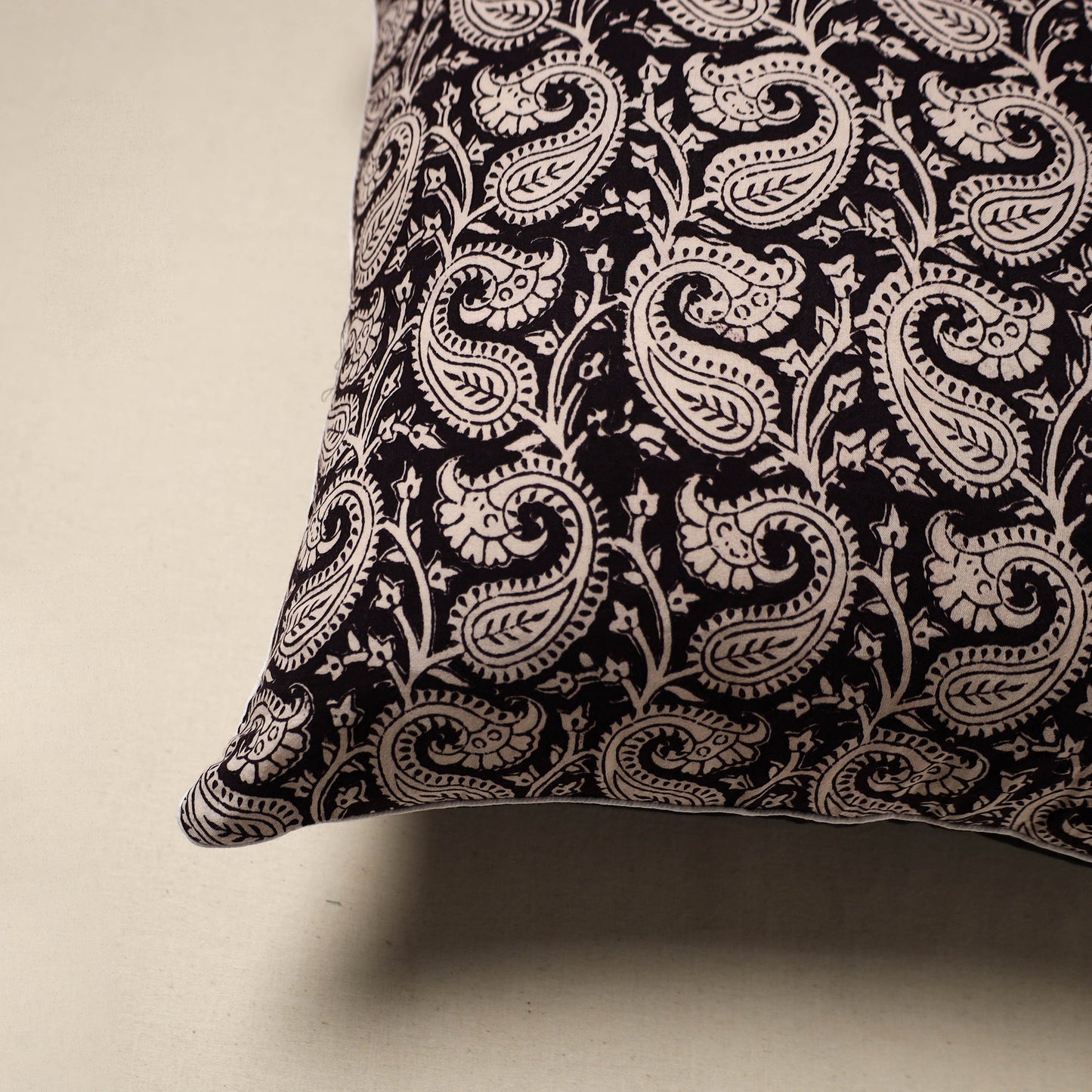 Bagh cotton cushion cover 88 - handcrafted