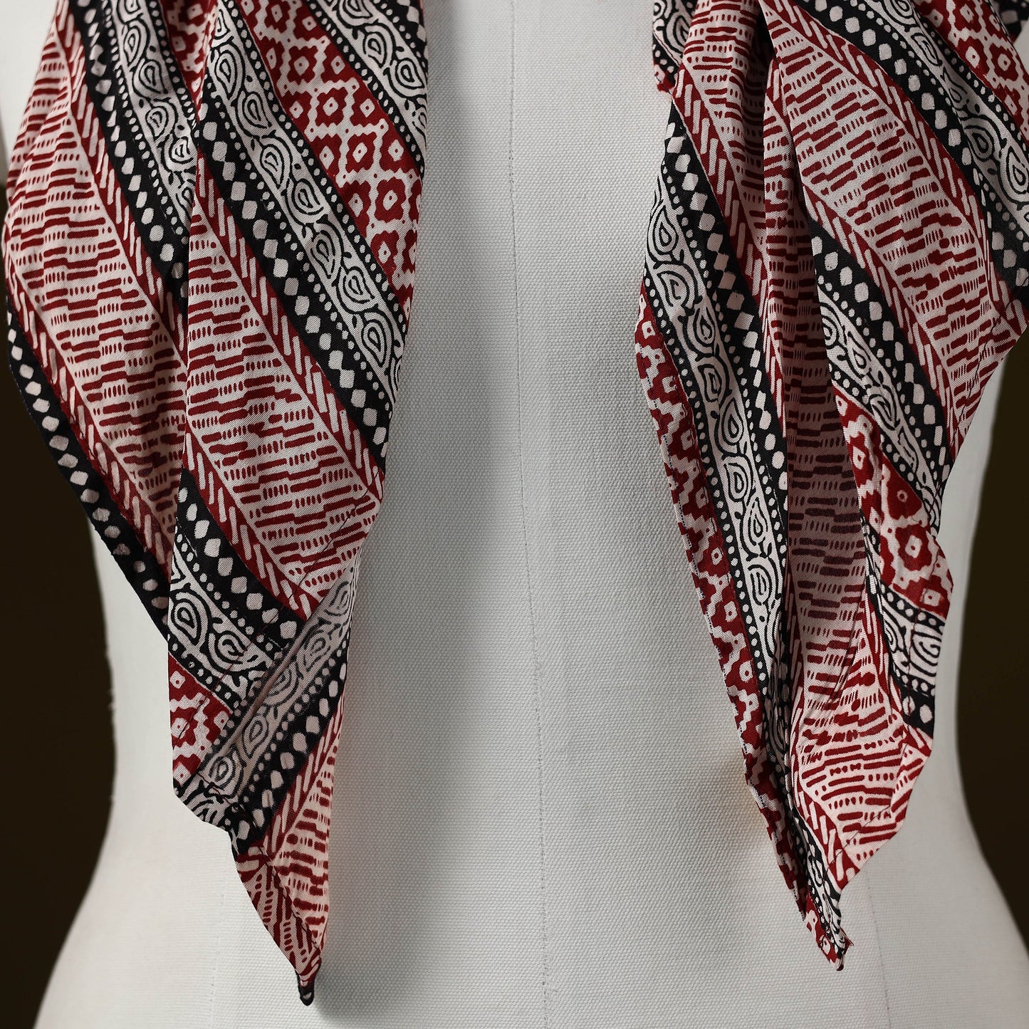 Bagh modal silk pendant necklace scarf 88 - handcrafted