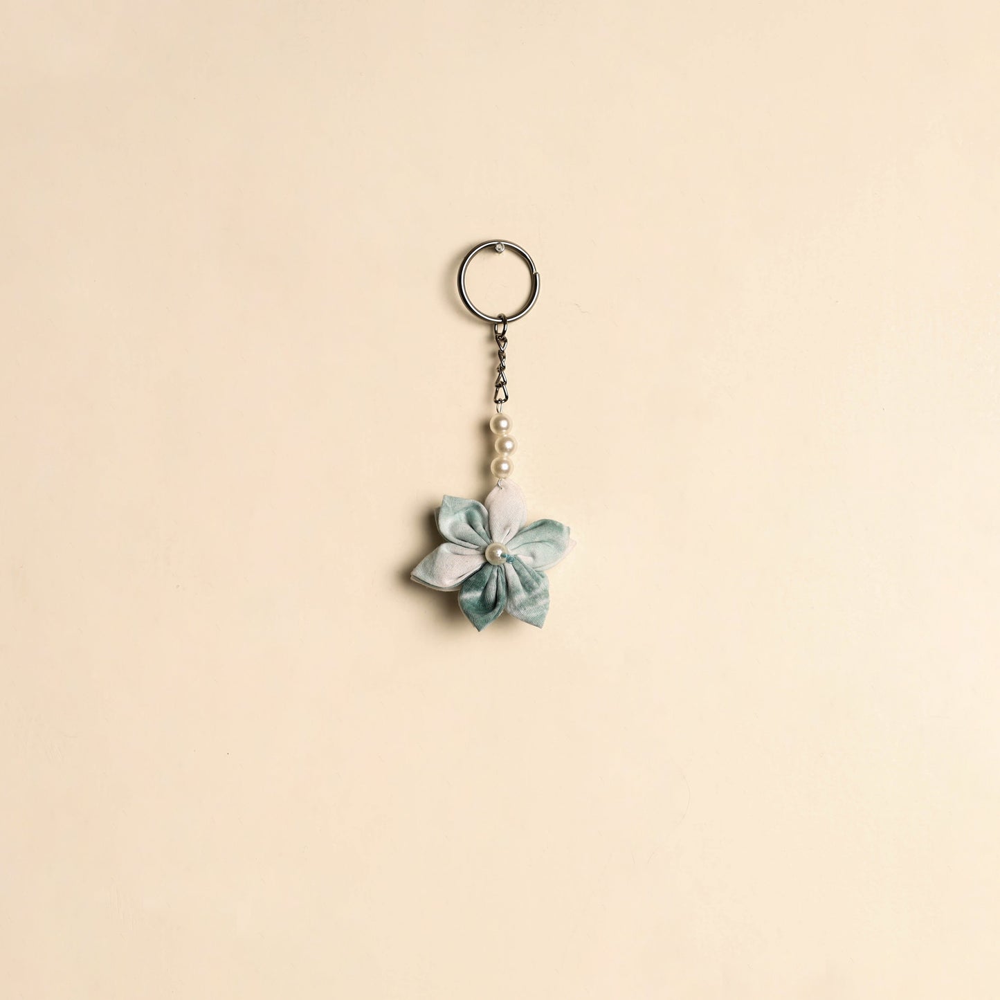Beaded fabart flower keychain 09 - handcrafted