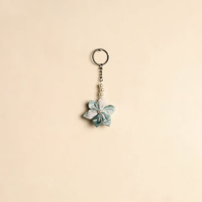 Beaded fabart flower keychain 09 - handcrafted