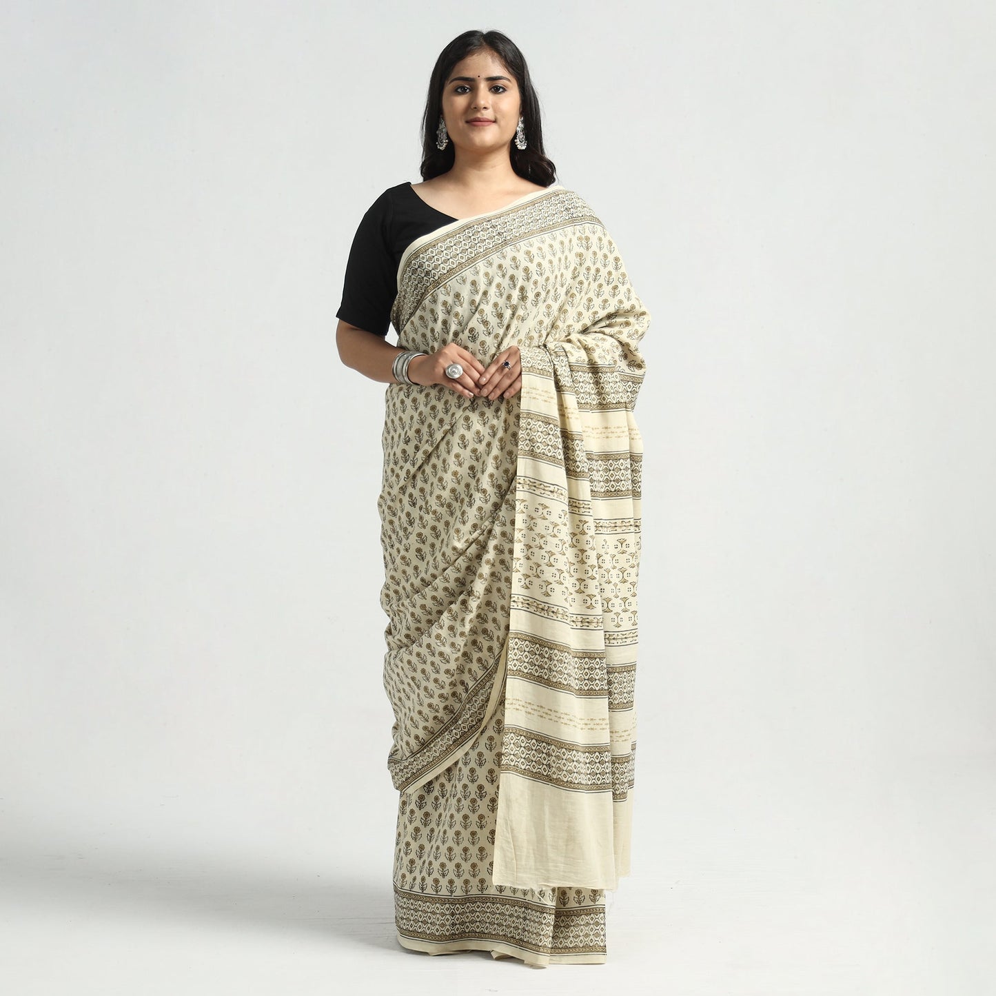 Buy Akola Hand Block Printed Cotton Saree Online at iTokri.com