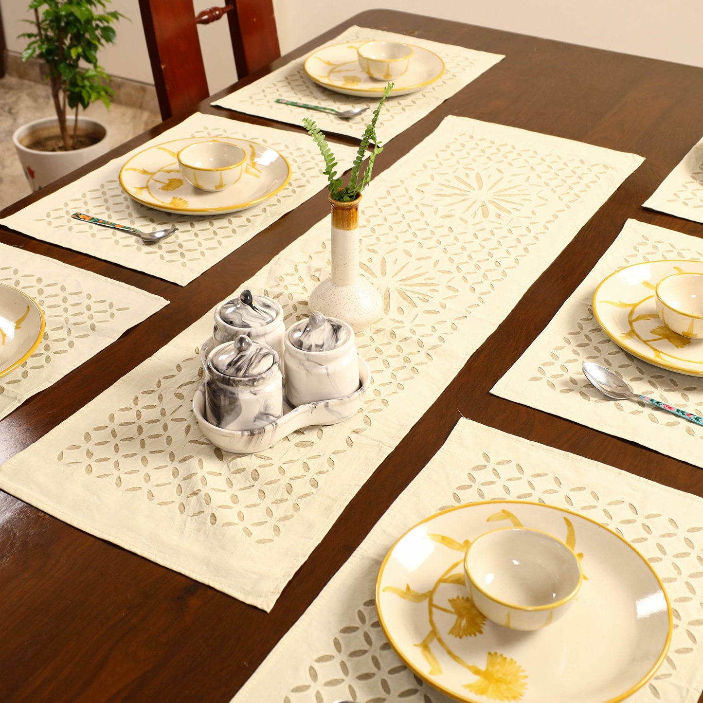 Beige Applique Cotton Table Runner with Table Mat Set