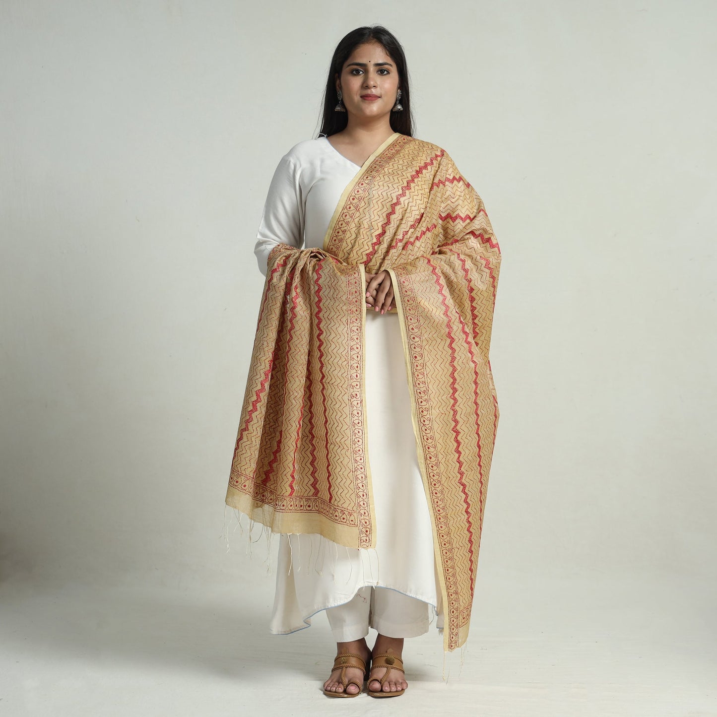 Buy Bengal Kantha Embroidery Tussar Silk Cotton Handloom Dupatta with Tassels 23 Online at iTokri.com