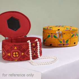 Beige Bengal Kantha Work Handcrafted Oval Jewelry Box with Mirror 