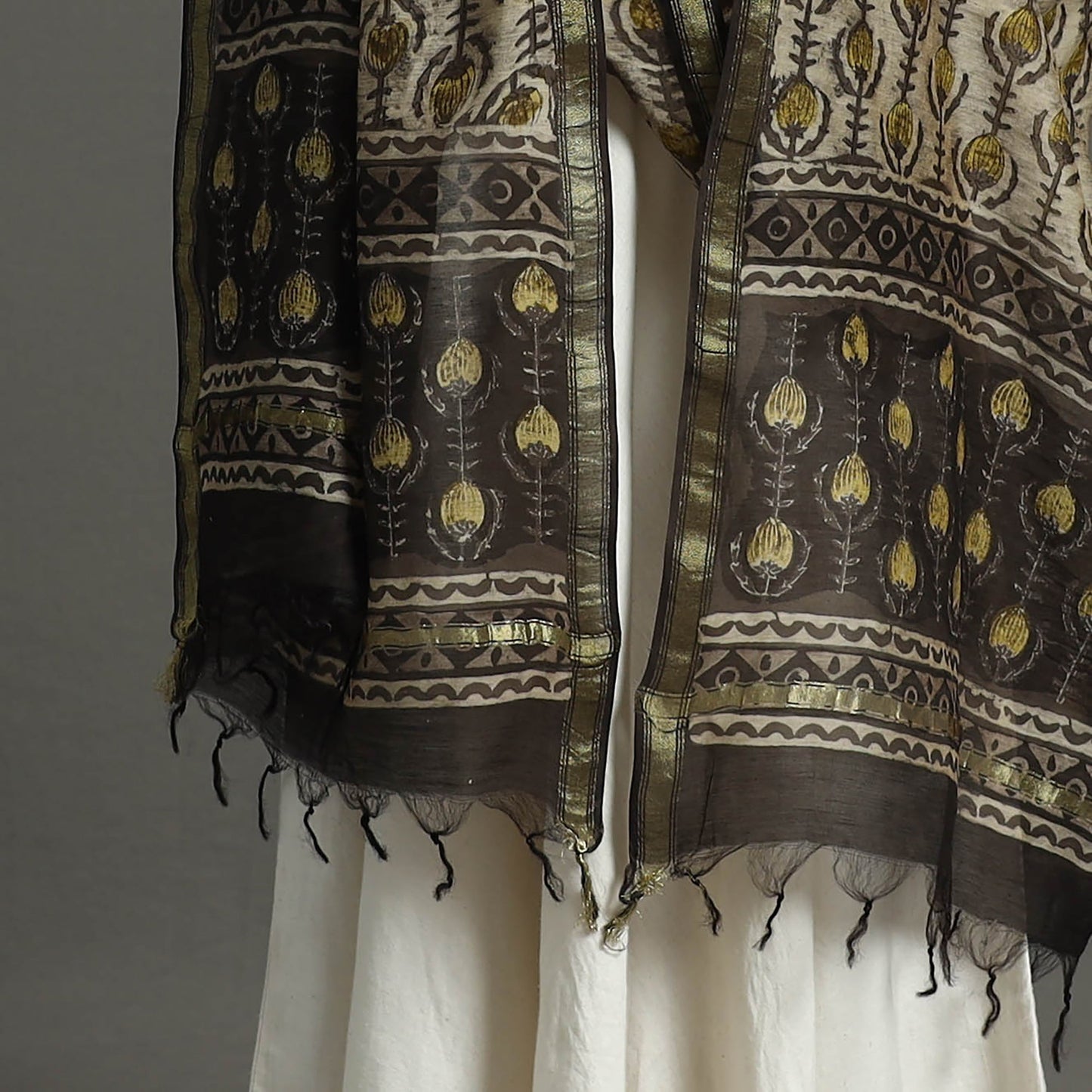 Beige - chanderi silk dabu bagru dupatta 08 - handcrafted