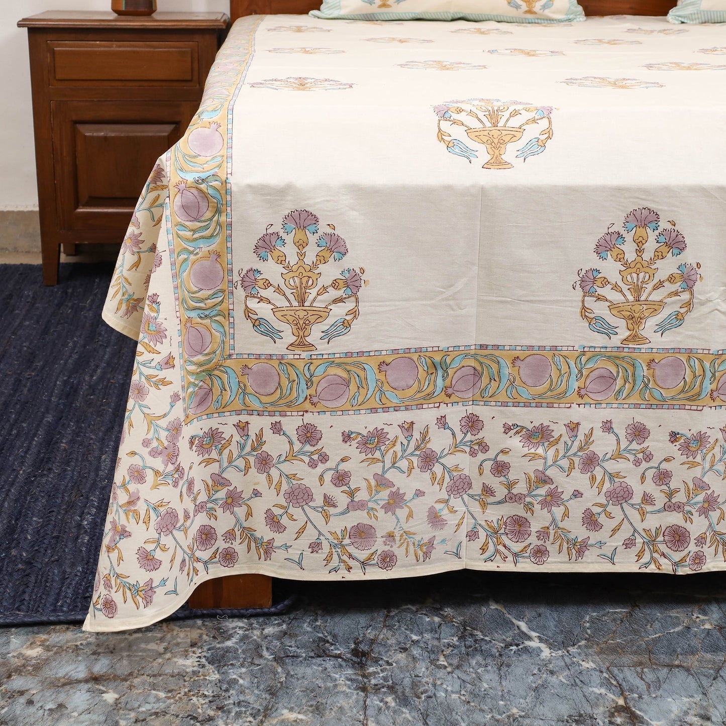 Cotton double sanganeri bed sheet set (108 x 90 in) 11