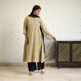 Beige Block Print Cotton Pedana Kalamkari Kurta Set (Set of 3)