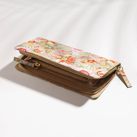 Beige Floral Printed Handcrafted Wallet