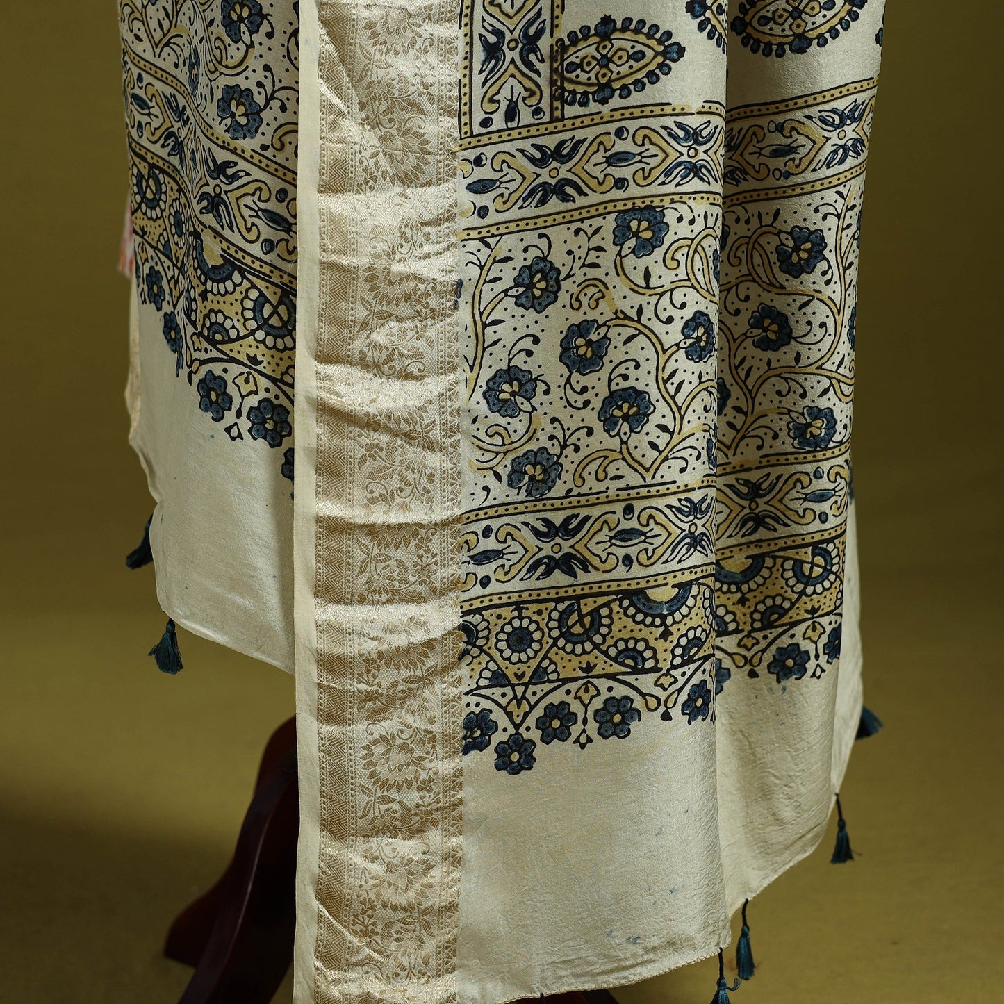 Hand natural dyed dola silk zari border dupatta