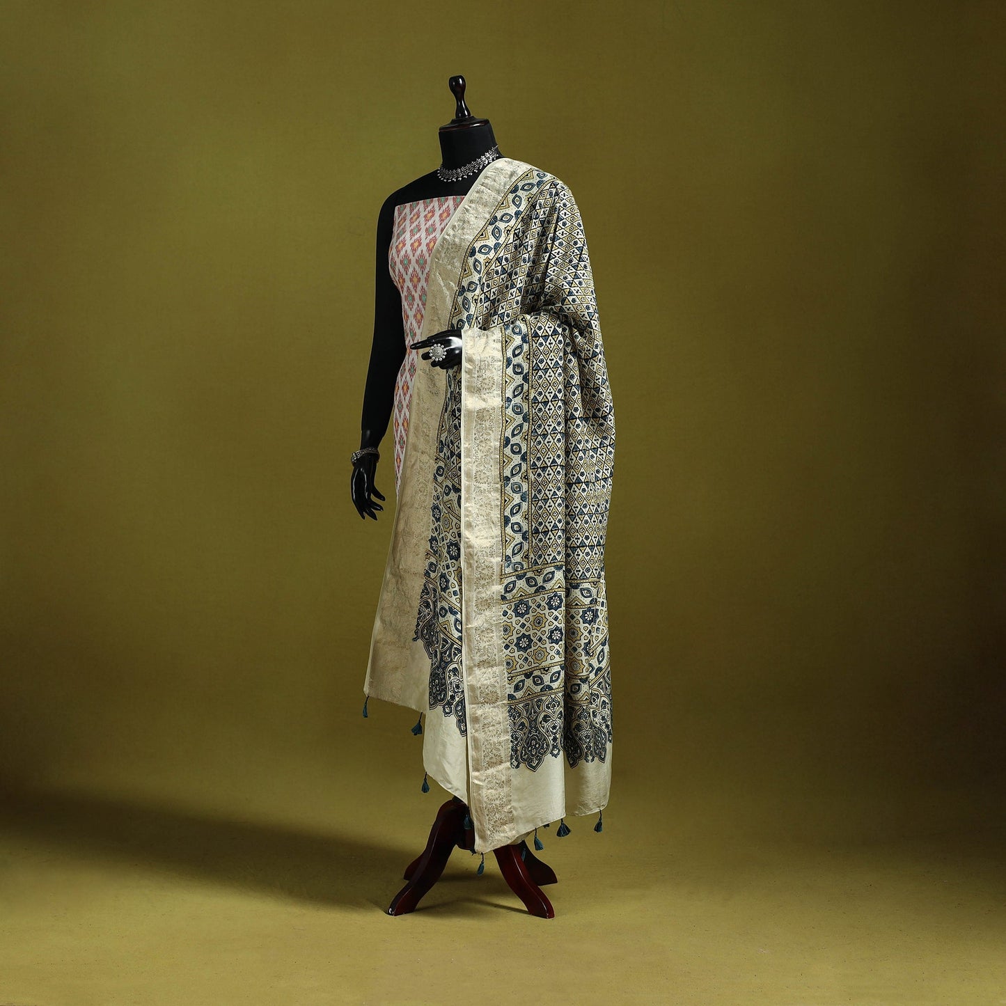 Hand natural dyed dola silk zari border dupatta