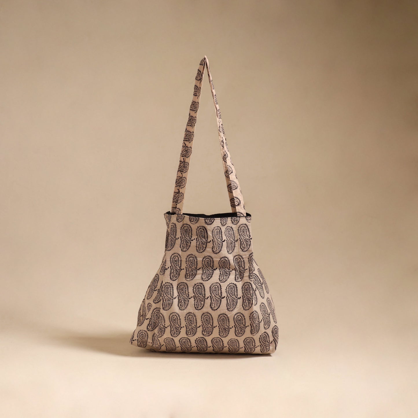 Handcrafted fabric jhola bag 25