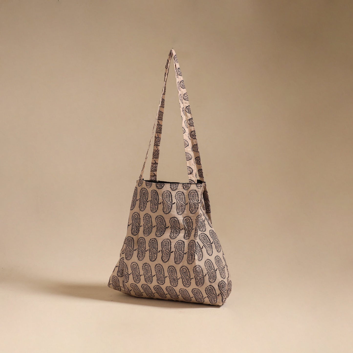 Handcrafted fabric jhola bag 25