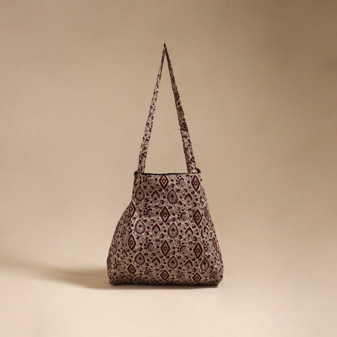 Handcrafted fabric jhola bag 26