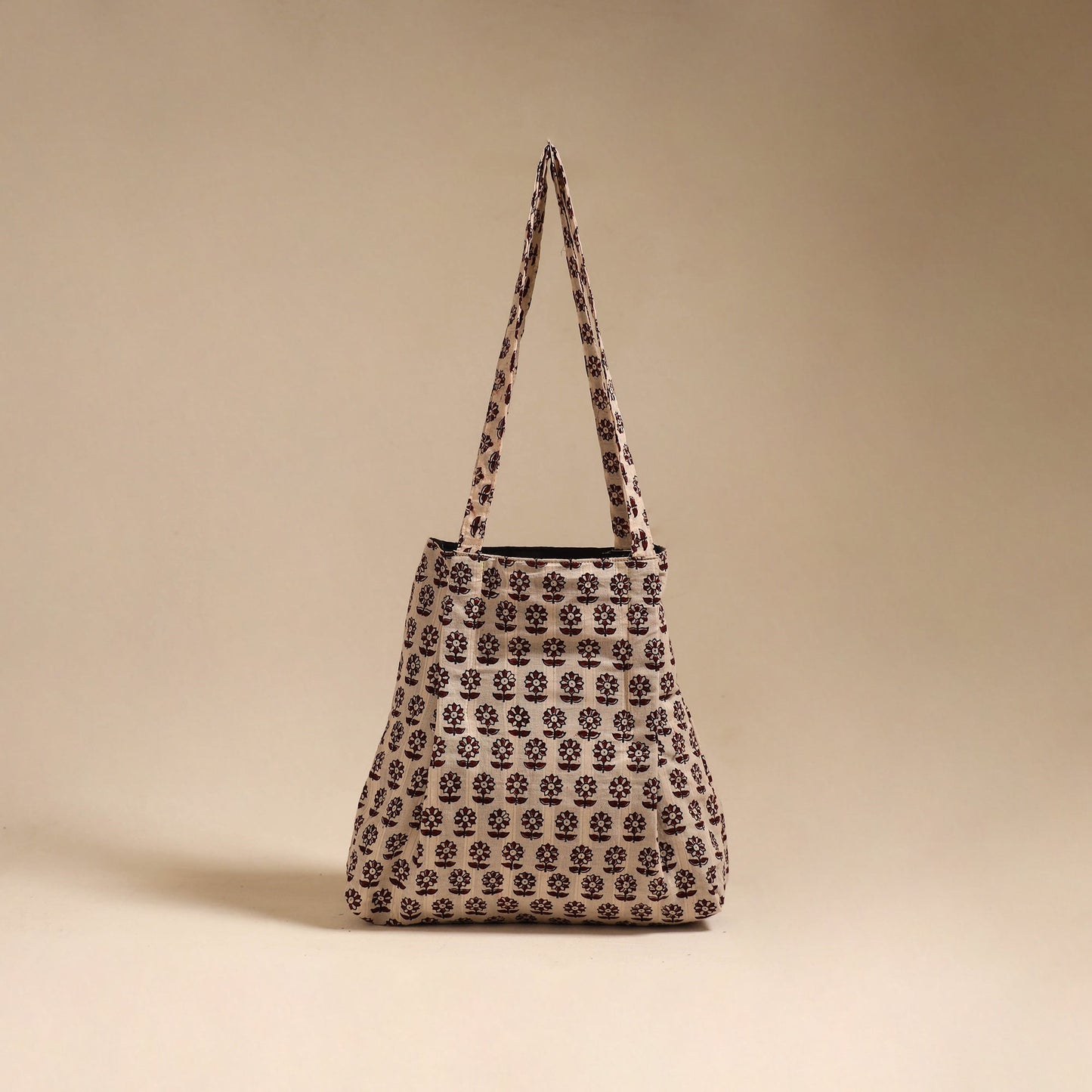 Handcrafted fabric jhola bag 28