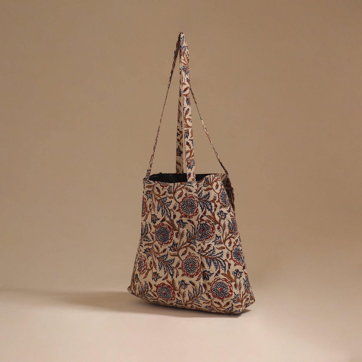 Handcrafted fabric jhola bag 84