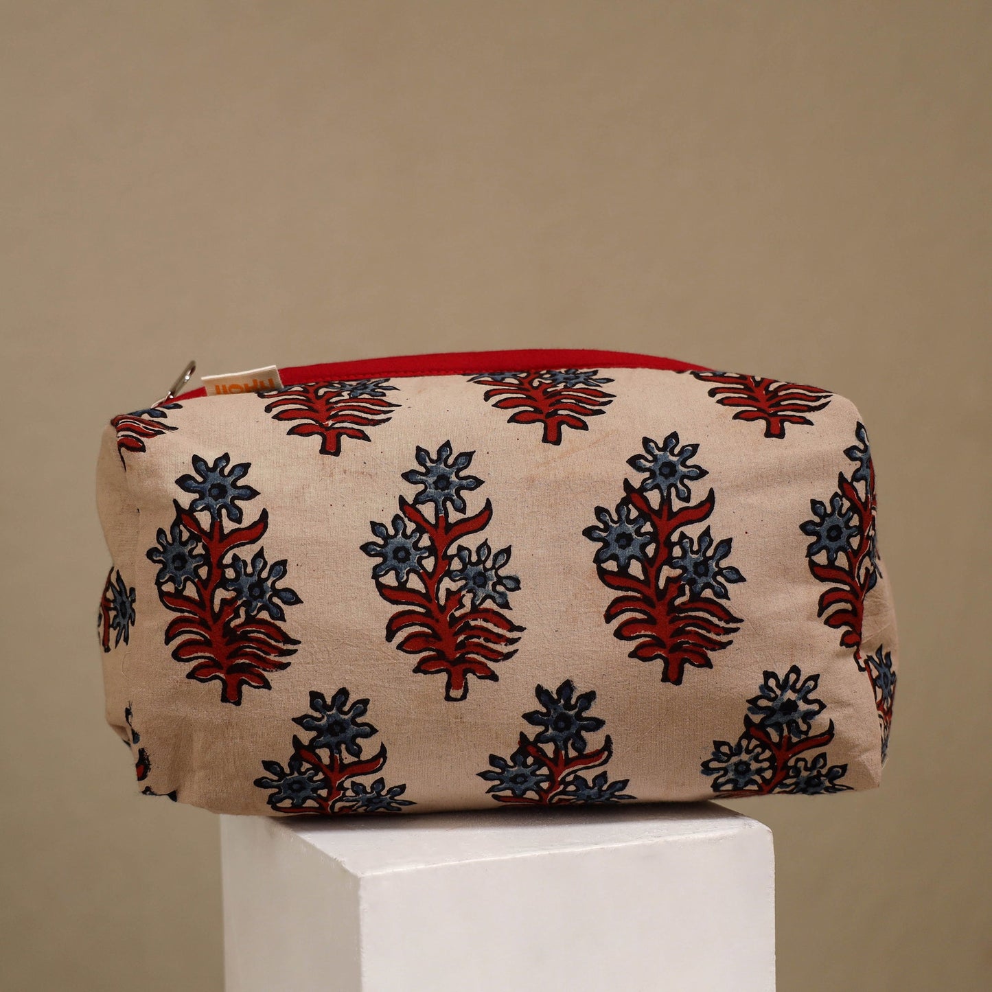 Handcrafted fabric toiletry bags (set of 3) 23