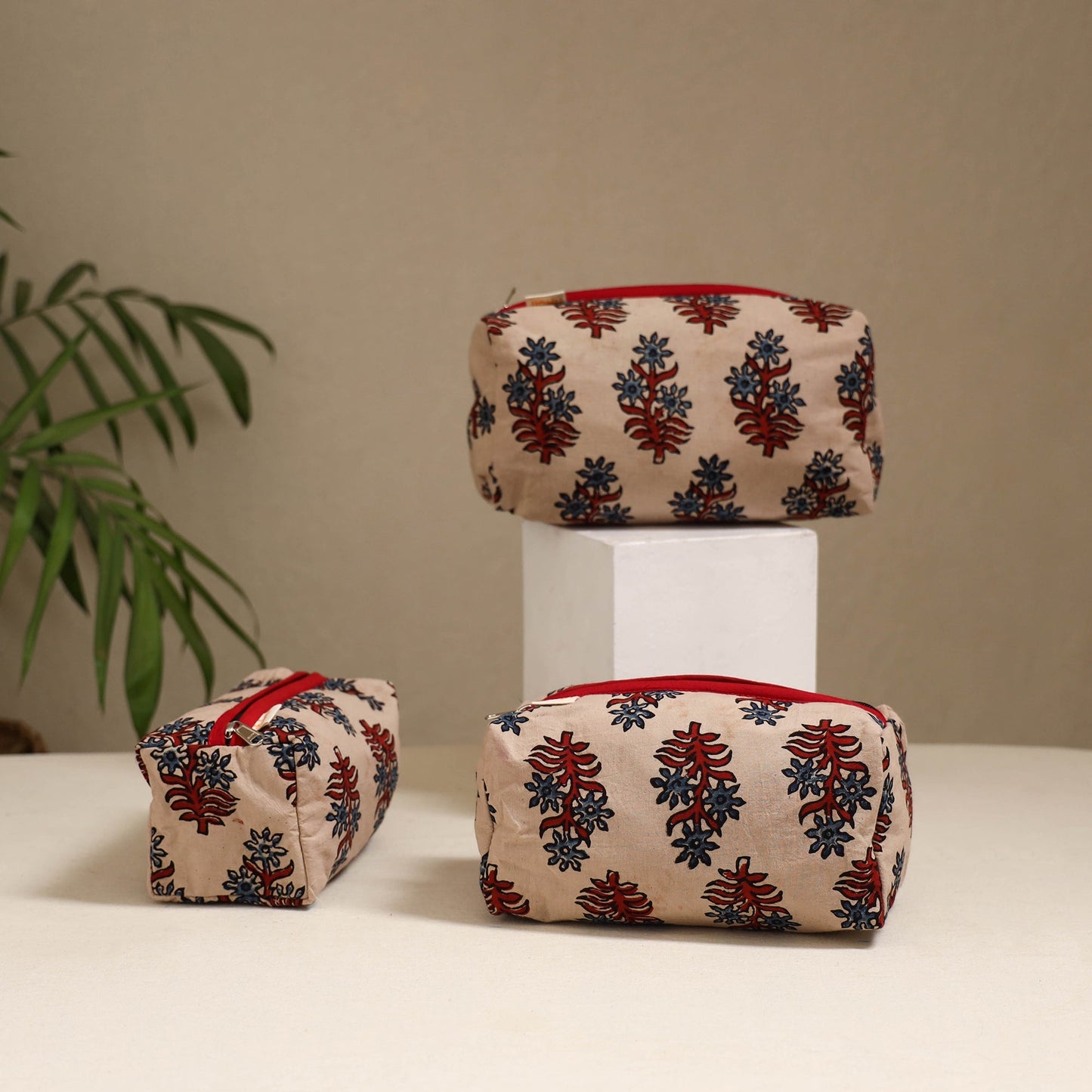 Handcrafted fabric toiletry bags (set of 3) 23