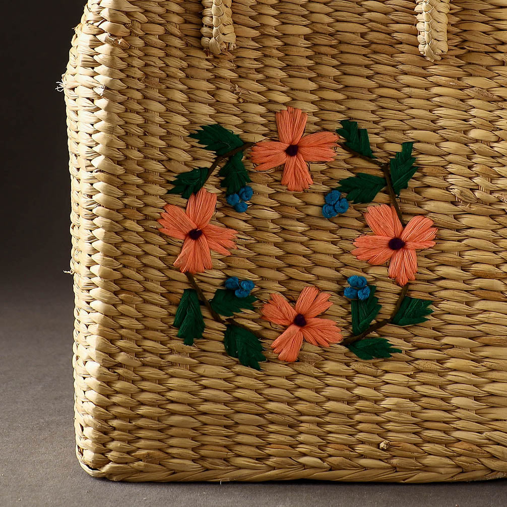 Beige Handcrafted Natural Water Reed Embroidered Shopping Bag