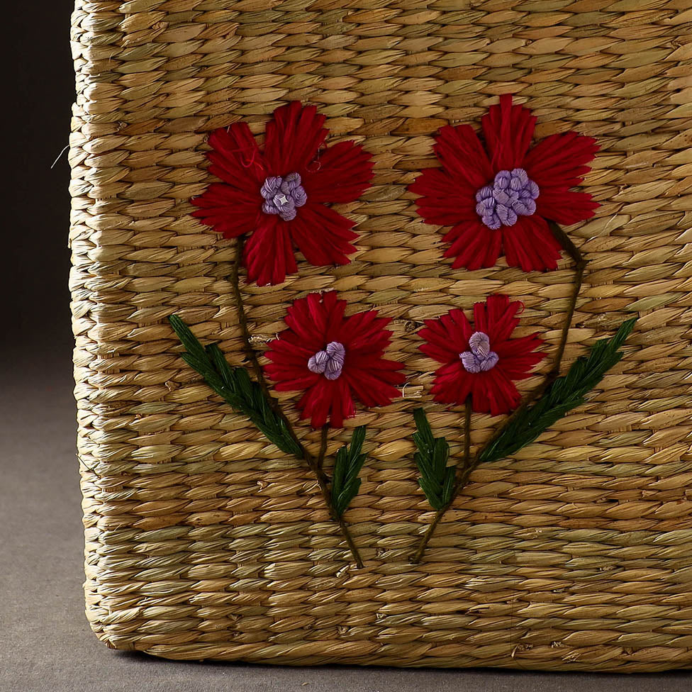 Beige Handcrafted Natural Water Reed Embroidered Shopping Bag