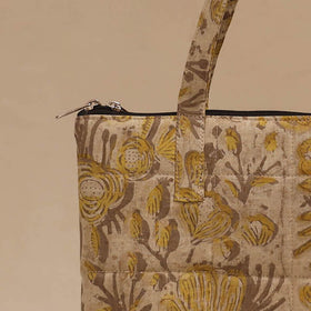 Handcrafted quilted handbag 01