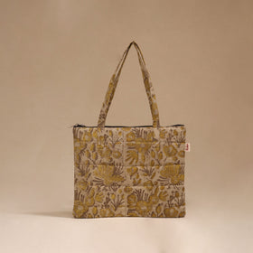 Handcrafted quilted handbag 01