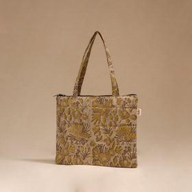 Handcrafted quilted handbag 01