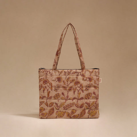 Handcrafted quilted handbag 15