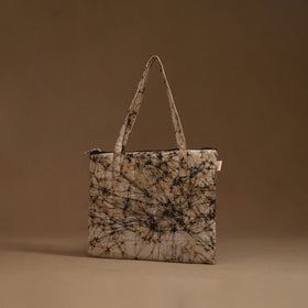 Handcrafted quilted handbag 27