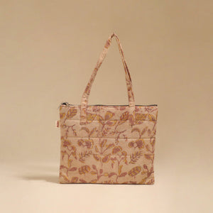 Handcrafted quilted handbag 33
