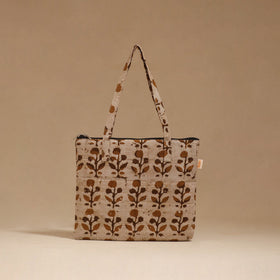 Handcrafted quilted handbag 39