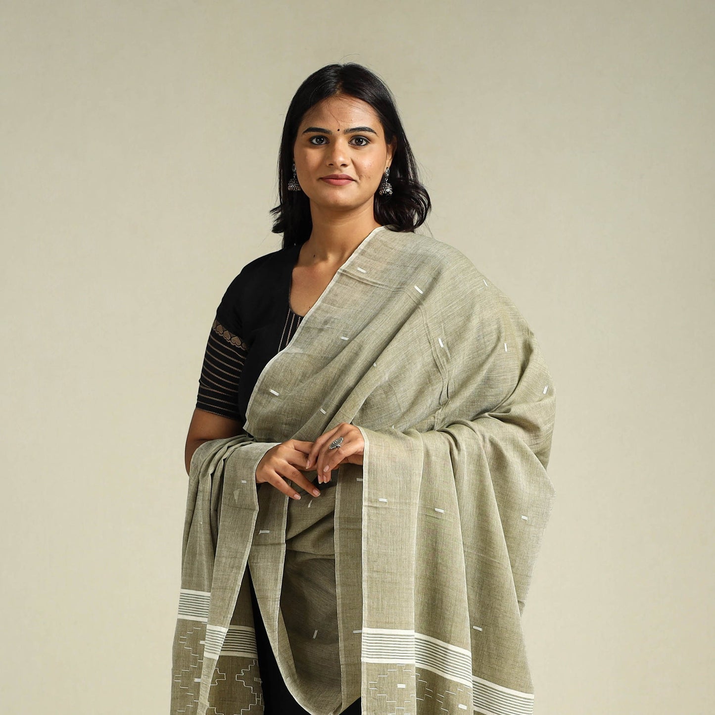 Beige - handloom cotton bengal jamdani dupatta 02