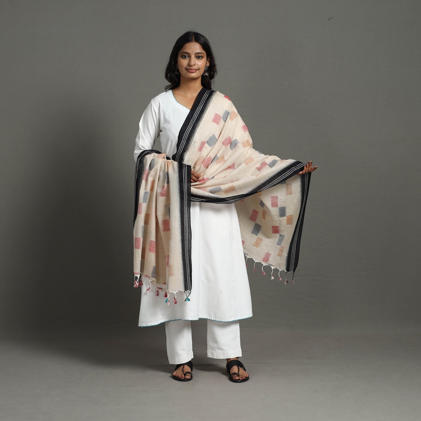  Beige Handloom Cotton Maniabandha Ikat Dupatta