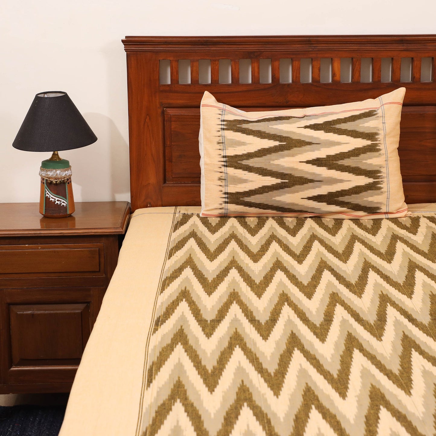 Beige - handloom cotton pochampally ikat double bedsheet