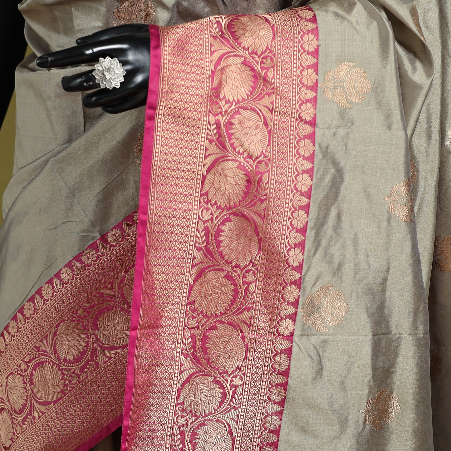 Beige - handloom pure katan silk kaduwa zari buti banarasi