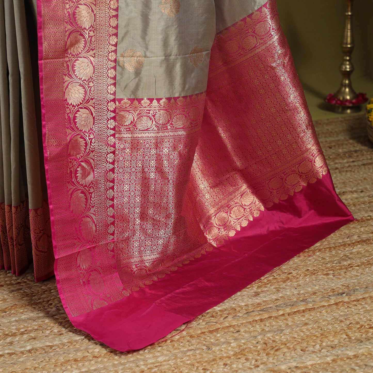 Beige - handloom pure katan silk kaduwa zari buti banarasi