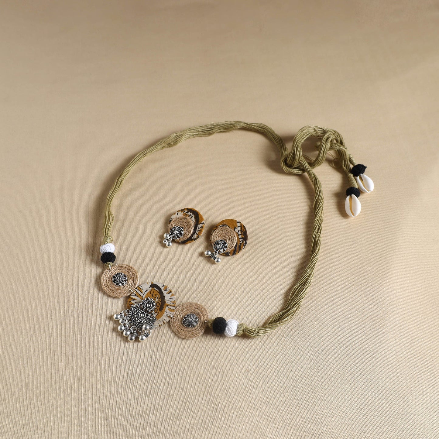 Buy Handmade GS Jute Fabart Necklace Set