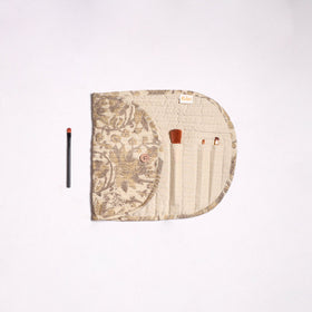 Handmade multipurpose segmented make-up brush wrap