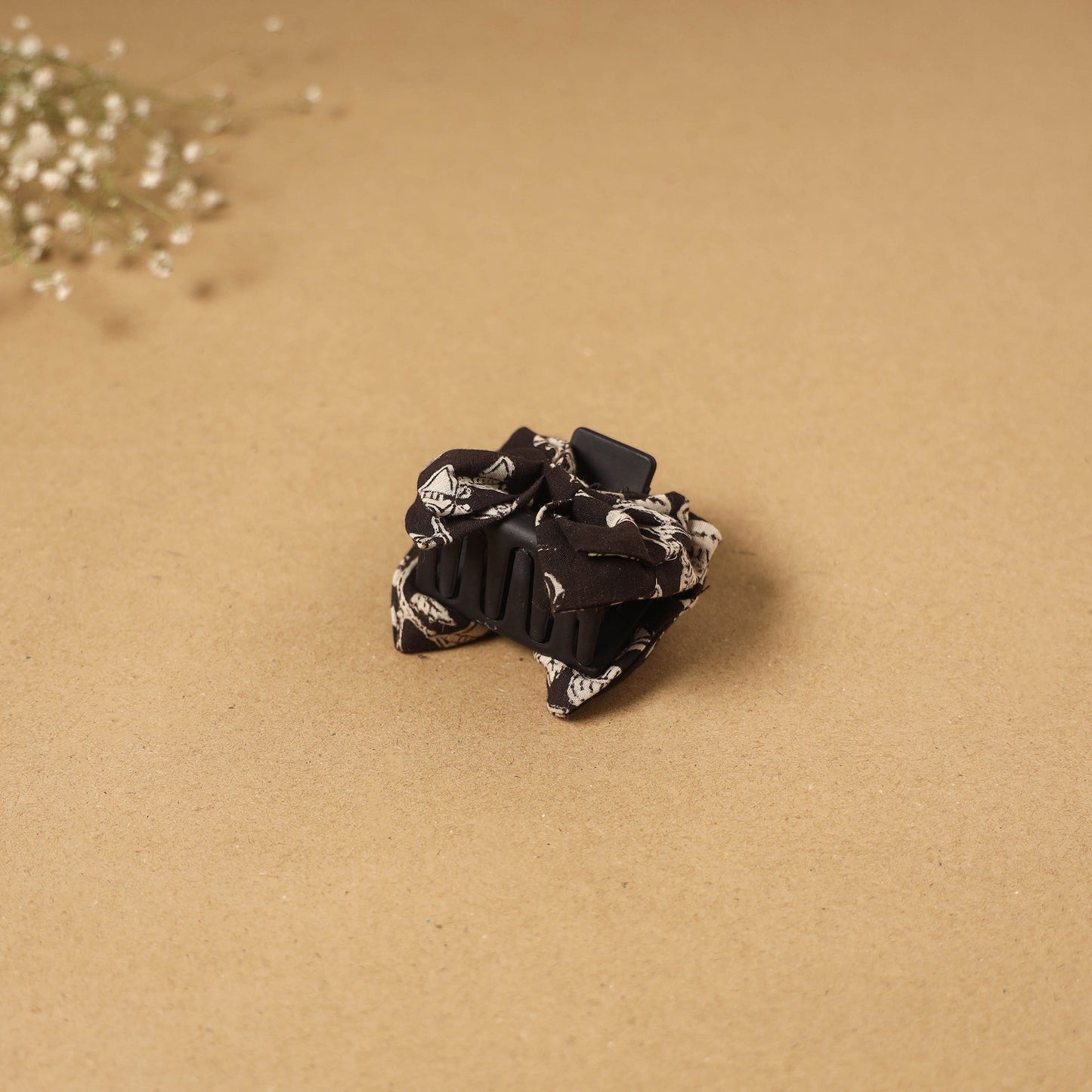 Handmade women’s bow hair claw clip 77 - handcrafted