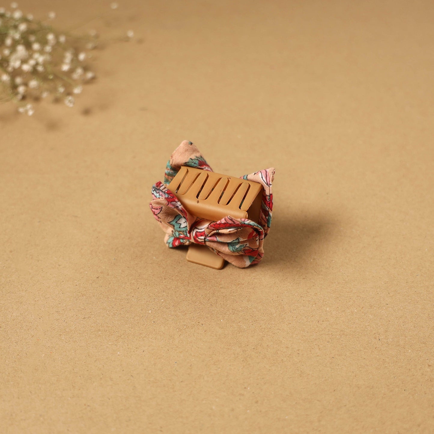 Handmade women’s bow hair claw clip 80 - handcrafted