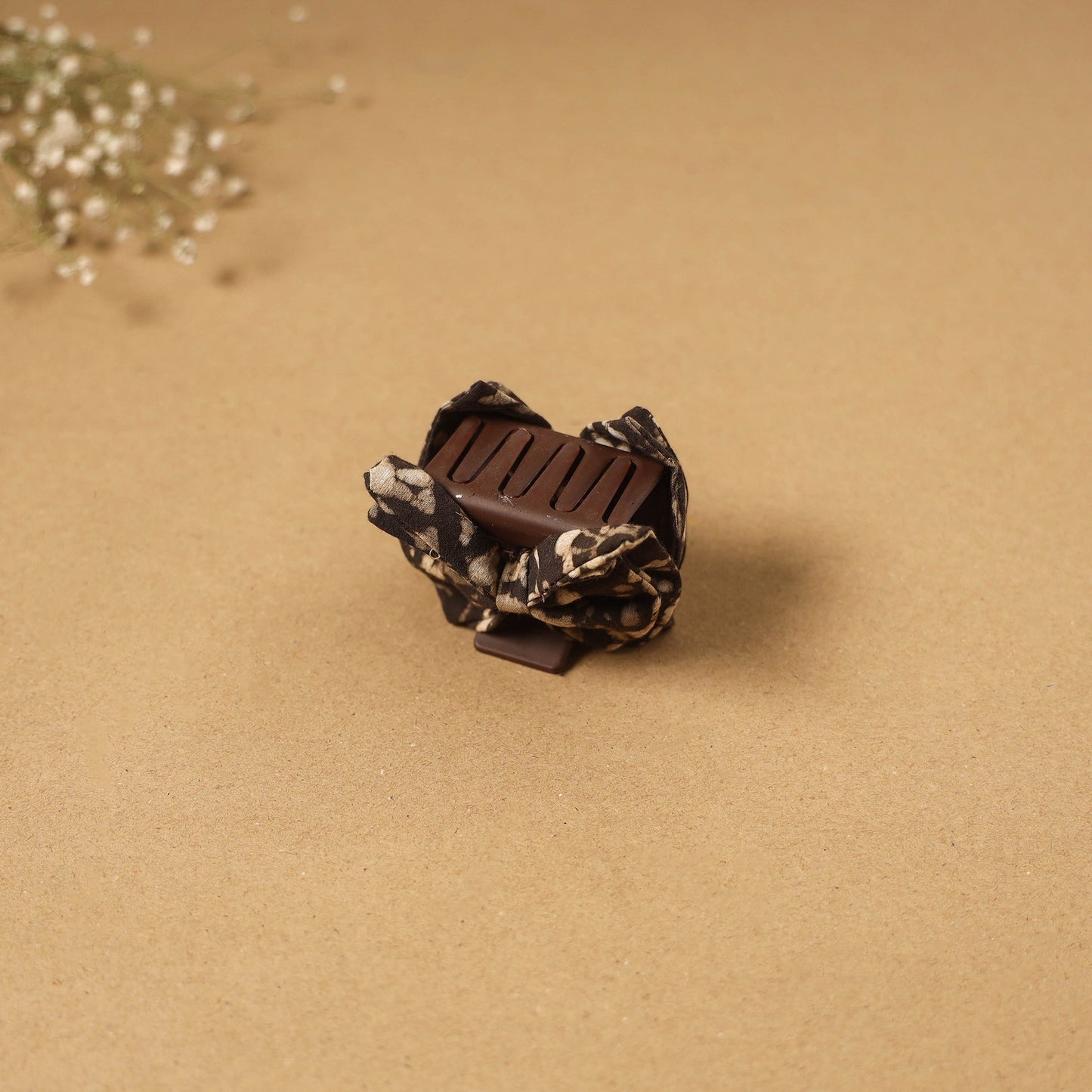 Handmade women’s bow hair claw clip 85 - handcrafted