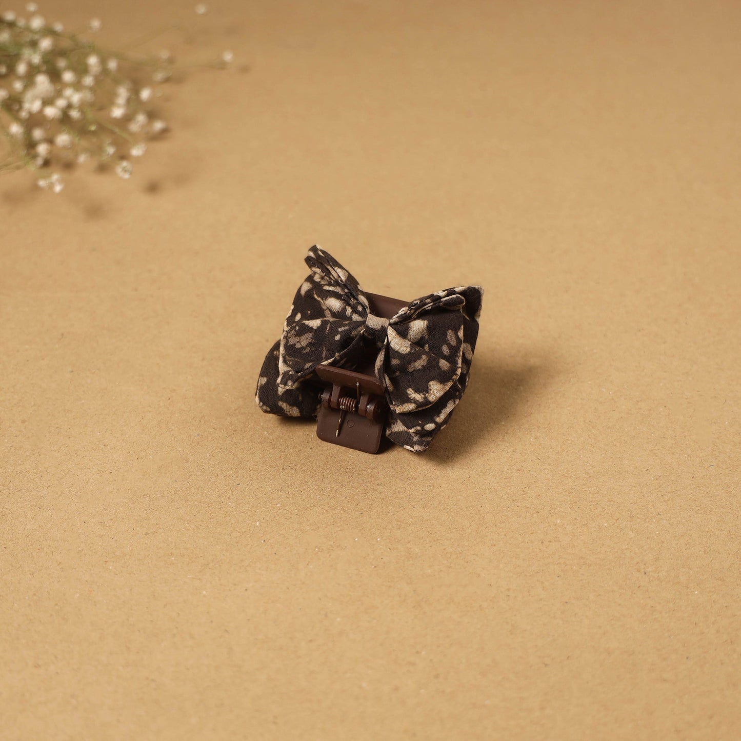 Handmade women’s bow hair claw clip 85 - handcrafted