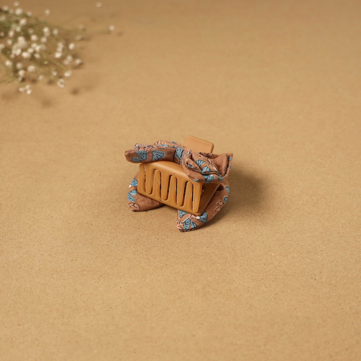 Handmade women’s bow hair claw clip 90 - handcrafted